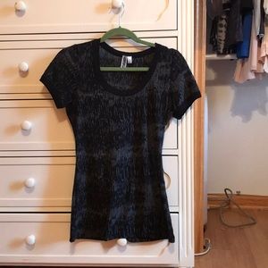 medium black BKE T shirt